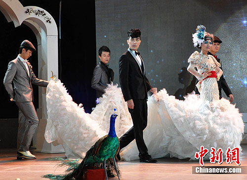 2012’南宁婚庆博览会上演婚礼婚纱秀